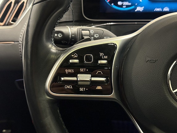 Mercedes-Benz EQC400 22 of 22