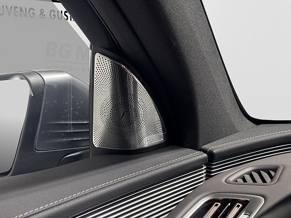 Mercedes-Benz EQC400 17 of 22
