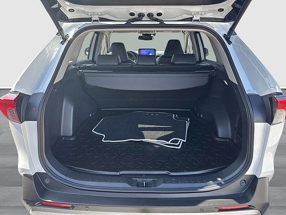 Toyota RAV4 10 of 12