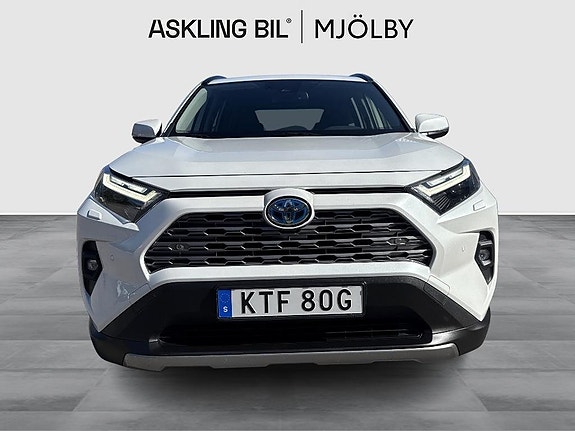 Toyota RAV4 5 of 12