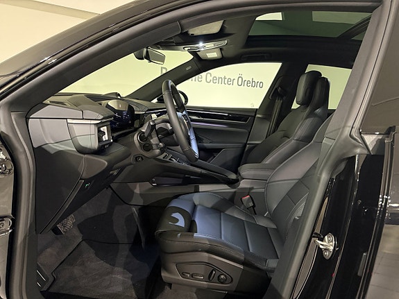 Porsche Macan 4 12 of 17