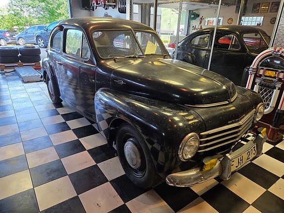 Volvo PV 2 of 5