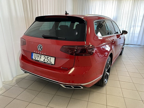 Volkswagen Passat 3 of 13