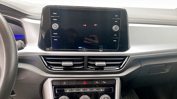 Volkswagen T-Roc 9 of 13
