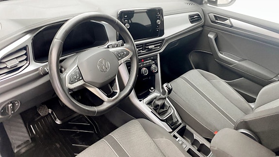 Volkswagen T-Roc 7 of 13