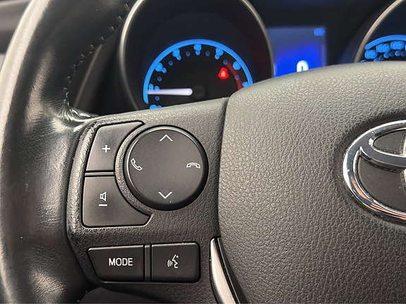 Toyota Auris 24 of 28