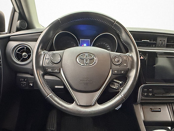 Toyota Auris 16 of 28