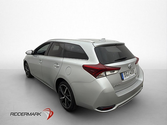 Toyota Auris 5 of 28