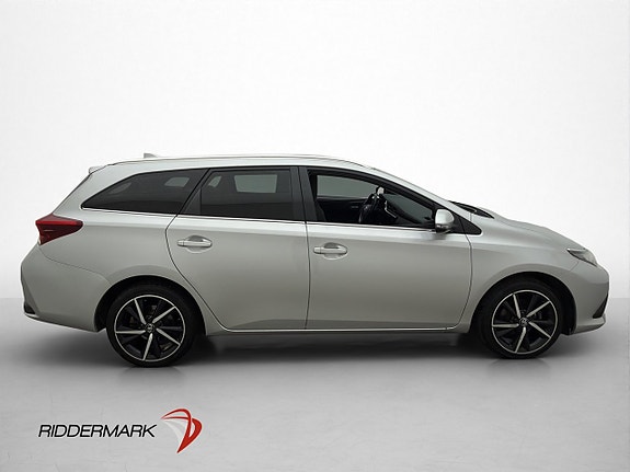 Toyota Auris 9 of 28