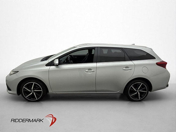 Toyota Auris 3 of 28