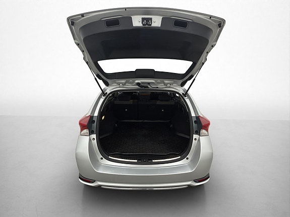 Toyota Auris 18 of 28