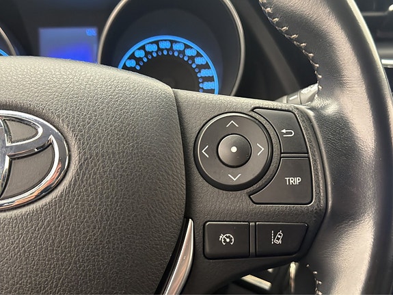 Toyota Auris 23 of 28