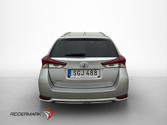Toyota Auris 6 of 28