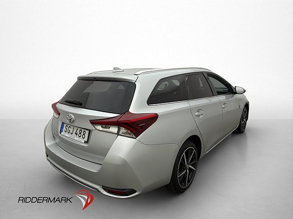 Toyota Auris 8 of 28