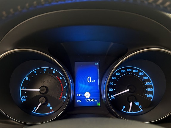 Toyota Auris 19 of 28
