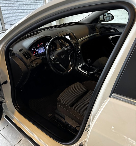 Opel Insignia 12 of 14