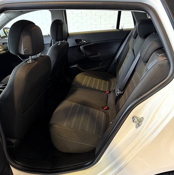 Opel Insignia 11 of 14