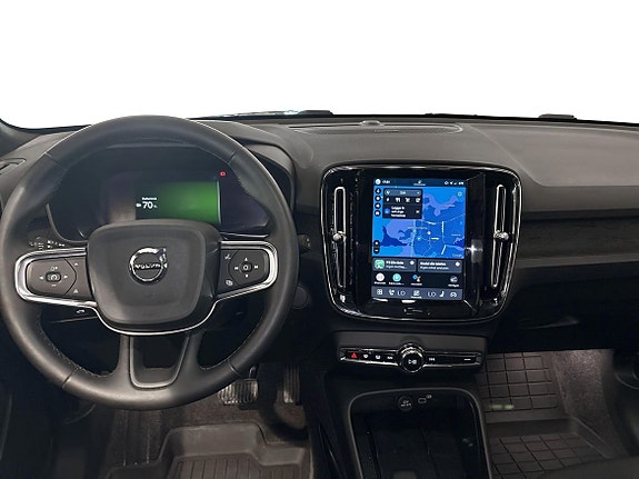Volvo EX40 8 of 18