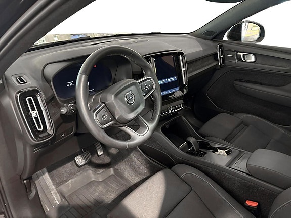Volvo EX40 6 of 18