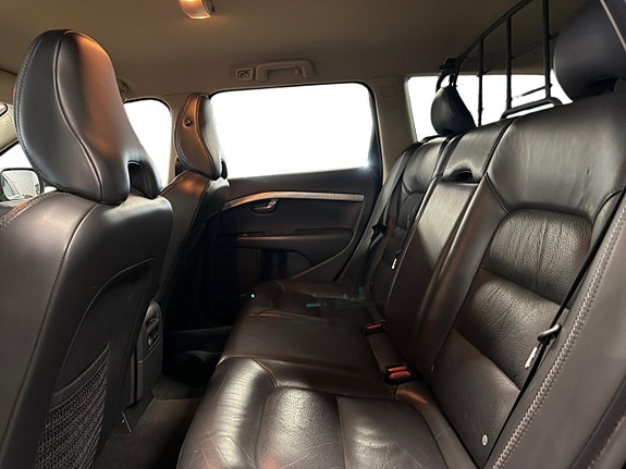 Volvo XC70 10 of 17