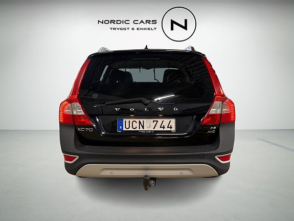 Volvo XC70 3 of 17