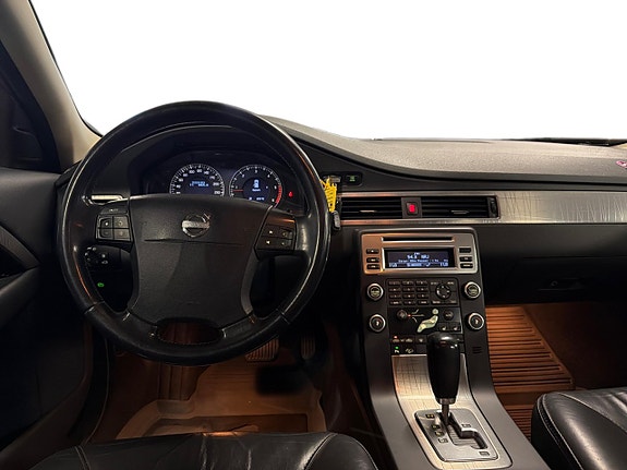 Volvo XC70 12 of 17