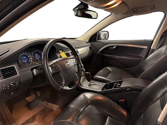 Volvo XC70 7 of 17