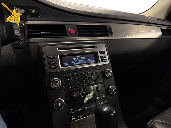 Volvo XC70 13 of 17