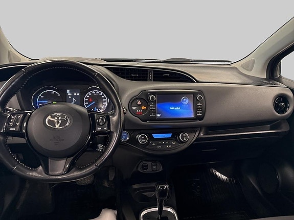 Toyota Yaris 8 of 10