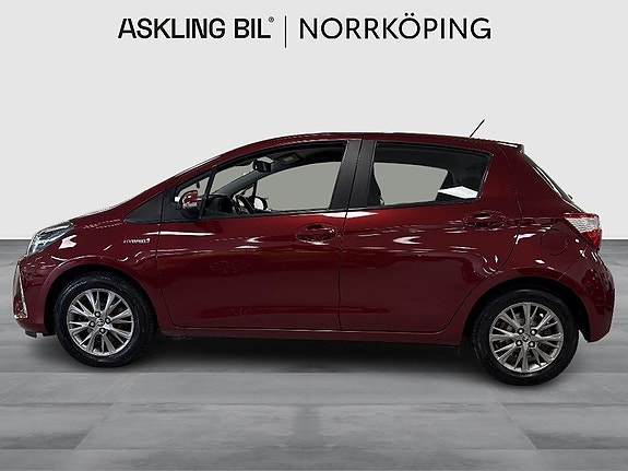 Toyota Yaris 3 of 10