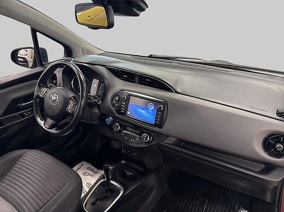 Toyota Yaris 6 of 10