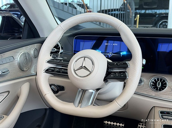 Mercedes-Benz E300 10 of 23