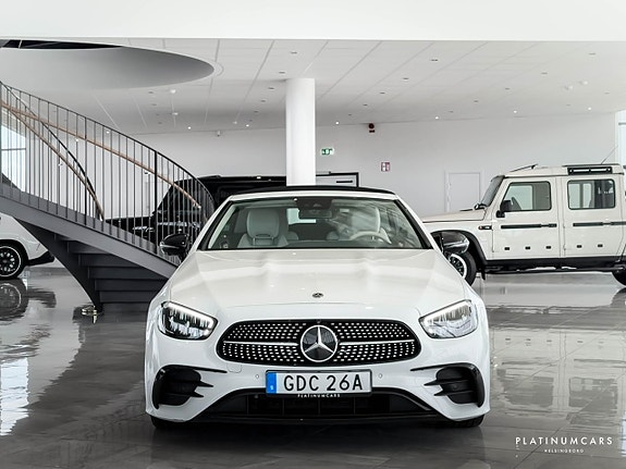 Mercedes-Benz E300 5 of 23