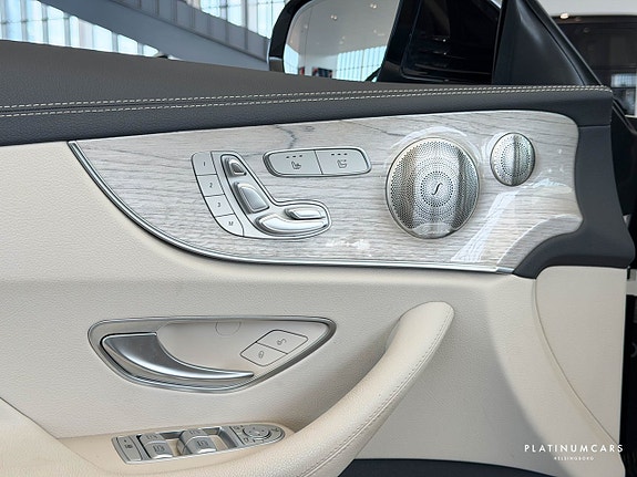 Mercedes-Benz E300 18 of 23