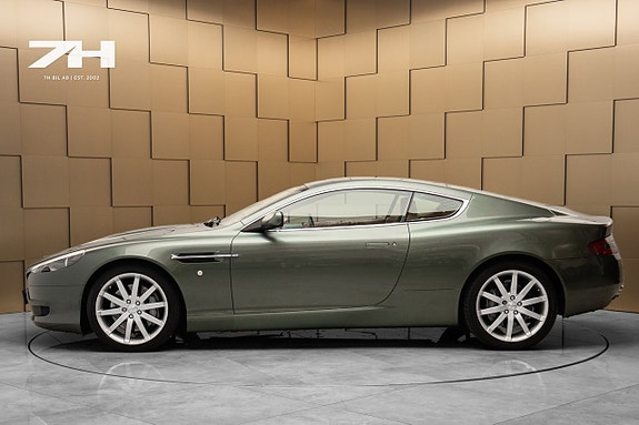 Aston Martin DB9 3 of 19