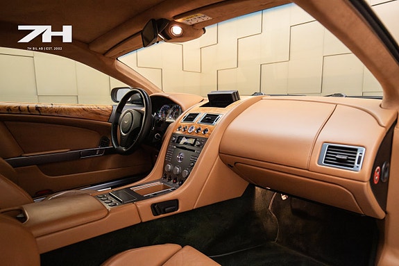 Aston Martin DB9 13 of 19