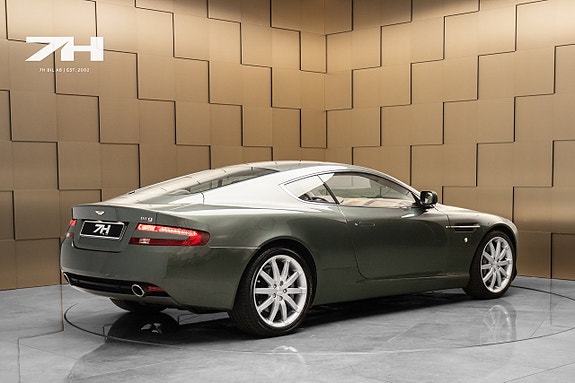 Aston Martin DB9 6 of 19