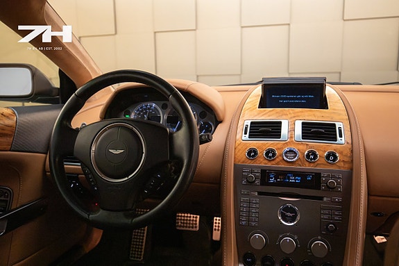 Aston Martin DB9 12 of 19
