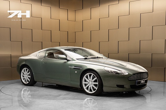 Aston Martin DB9 8 of 19