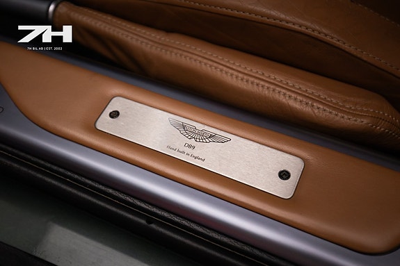 Aston Martin DB9 10 of 19