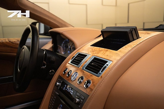 Aston Martin DB9 15 of 19