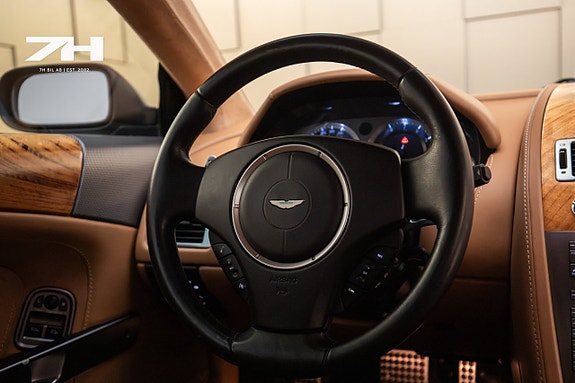 Aston Martin DB9 11 of 19