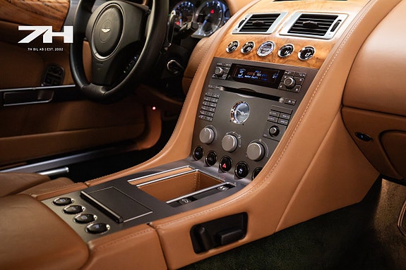 Aston Martin DB9 14 of 19