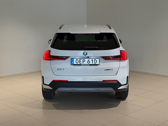 BMW iX1 10 of 10