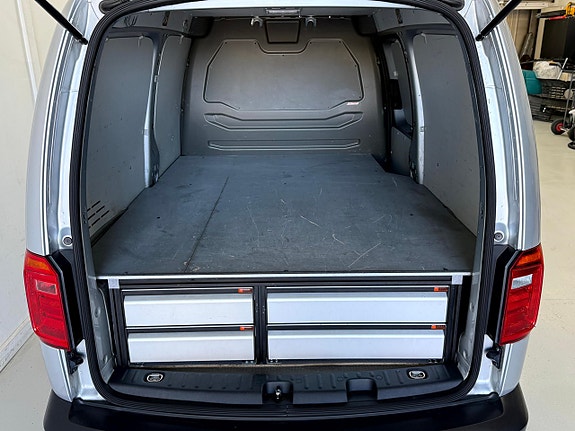 Volkswagen Caddy Maxi 12 of 12