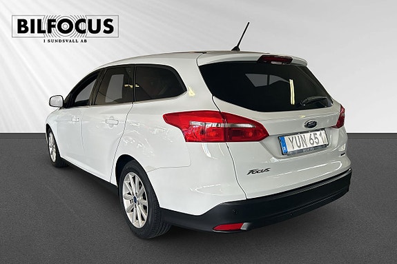 Ford Focus 2 of 6