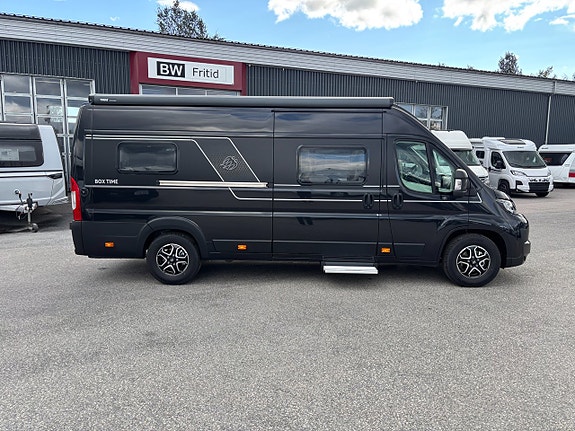 Knaus BOXTIME 630 MX Höj&sänkbar säng - Automat - Dieselpanna -Kompressorkyl 2 of 17