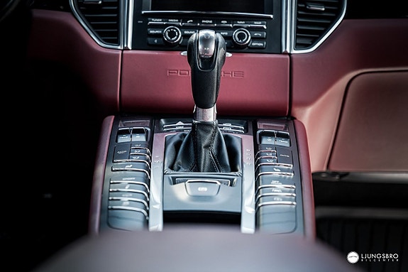 Porsche Macan S 24 of 24