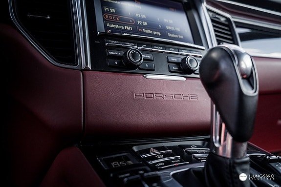 Porsche Macan S 14 of 24