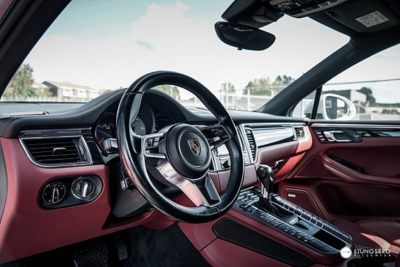 Porsche Macan S 12 of 24